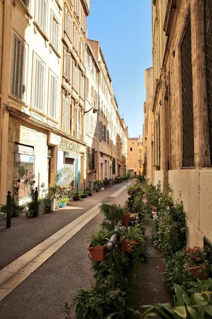 Apt Near Gare Saint-Charles - Cours Julien Marseille 0*,  Franciaország